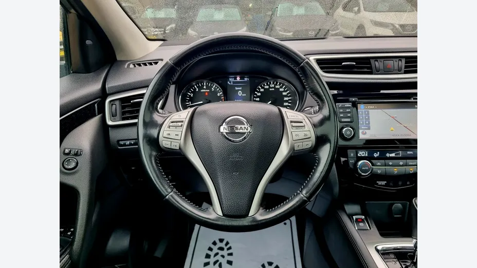 NISSAN Qashqai -