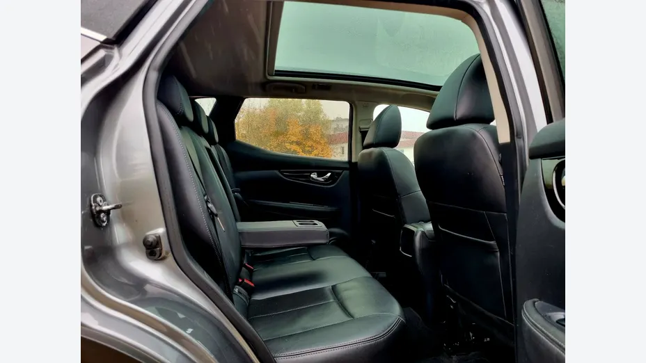 NISSAN Qashqai -