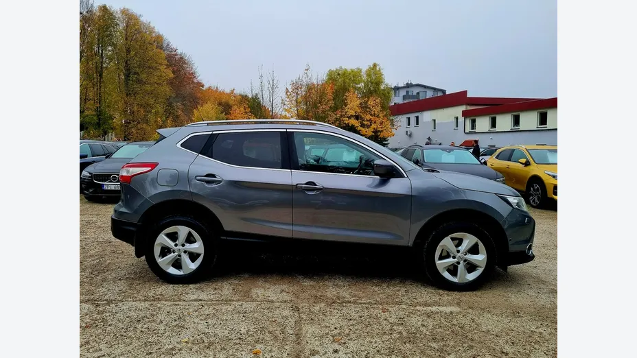 NISSAN Qashqai -
