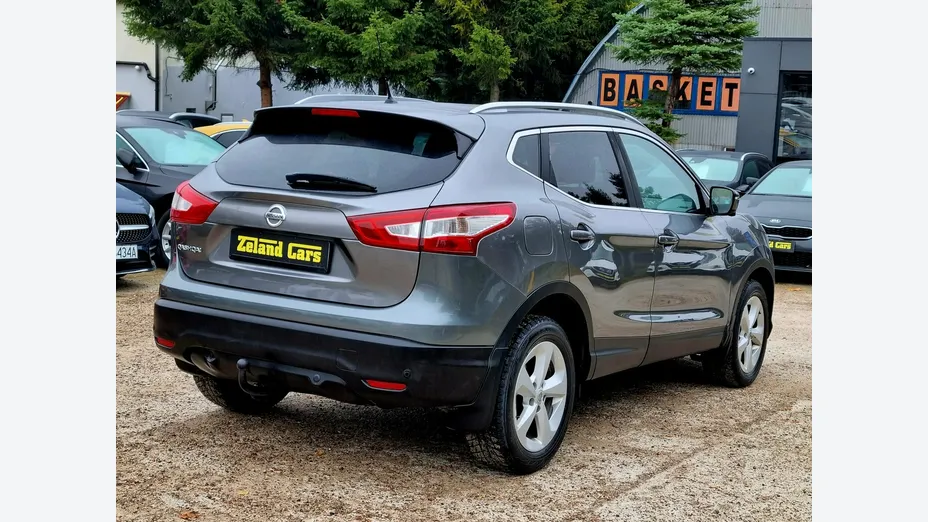 NISSAN Qashqai -