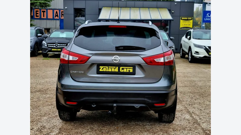 NISSAN Qashqai -