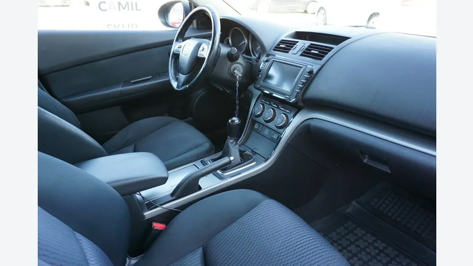 MAZDA 6 -