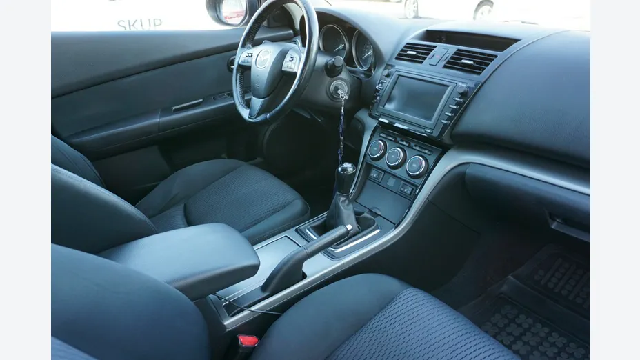 MAZDA 6 -
