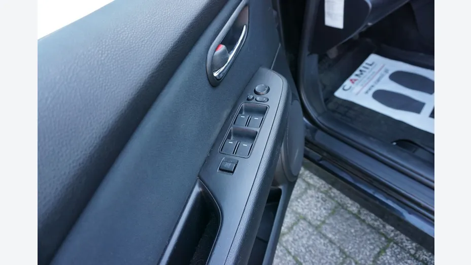 MAZDA 6 -