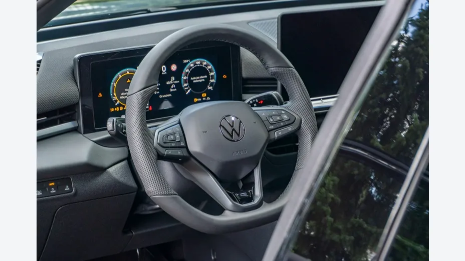 VOLKSWAGEN T-ROC -