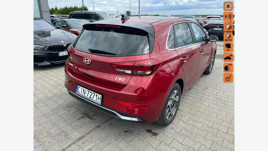 HYUNDAI i30 -