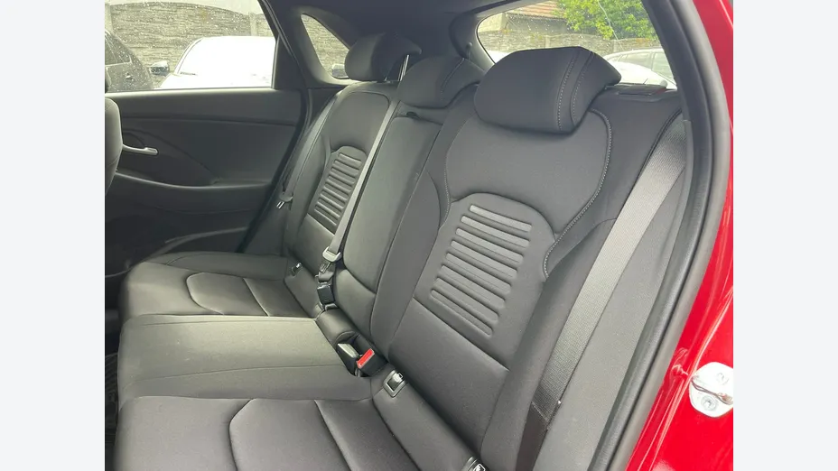 HYUNDAI i30 -