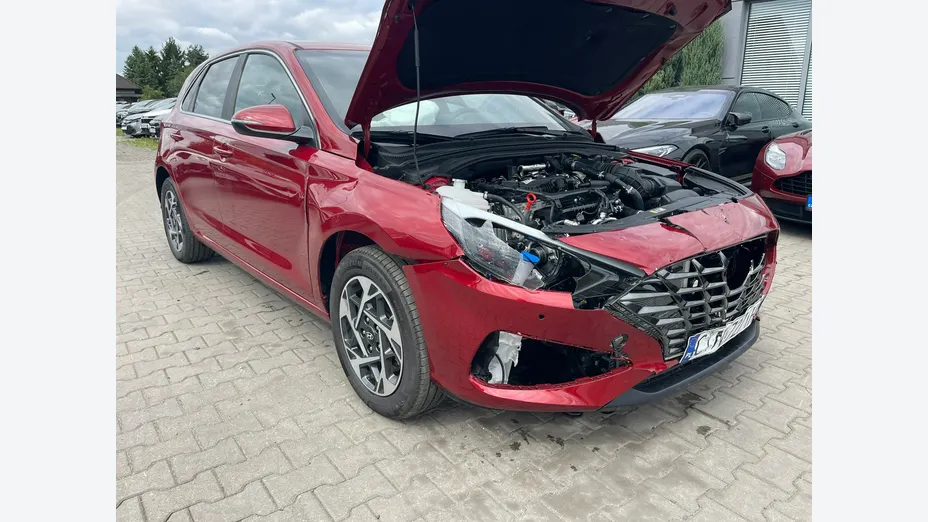 HYUNDAI i30 -
