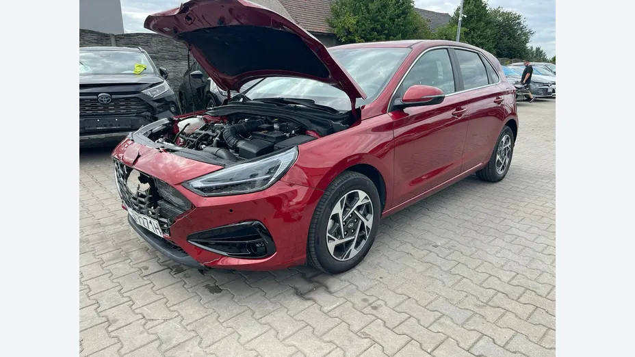 HYUNDAI i30 -