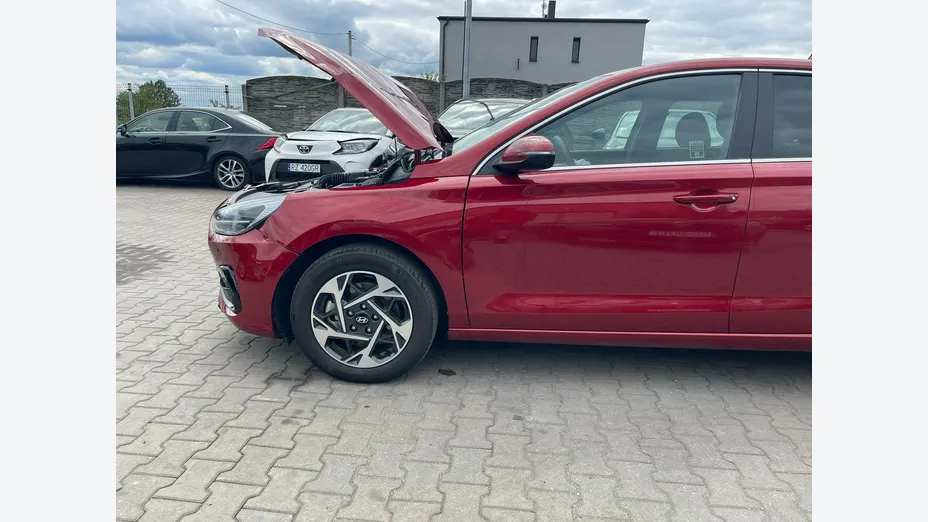 HYUNDAI i30 -