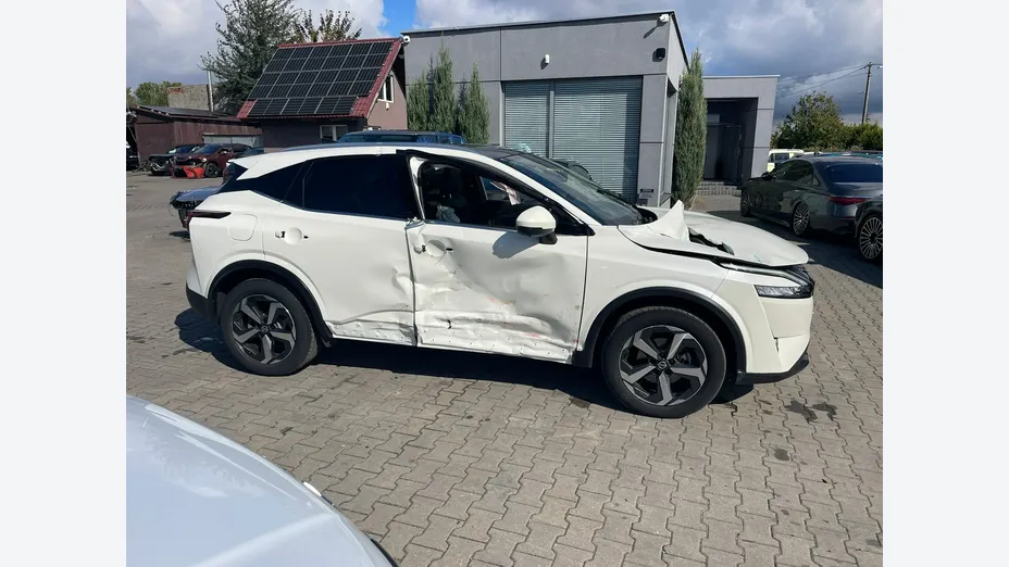 NISSAN Qashqai -