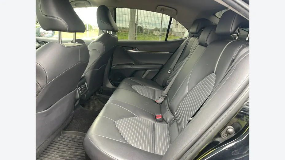 TOYOTA Camry -