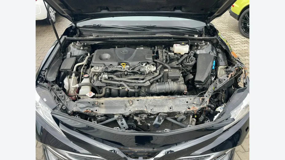 TOYOTA Camry -