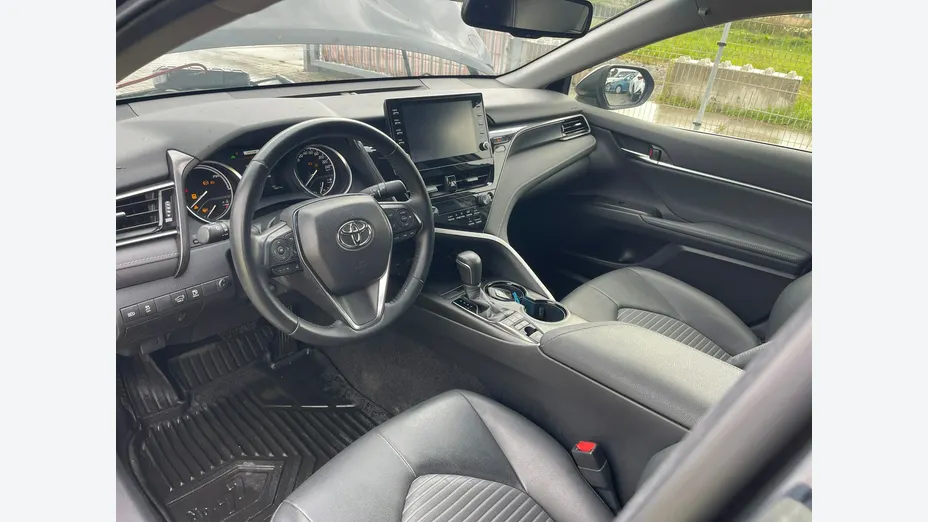 TOYOTA Camry -