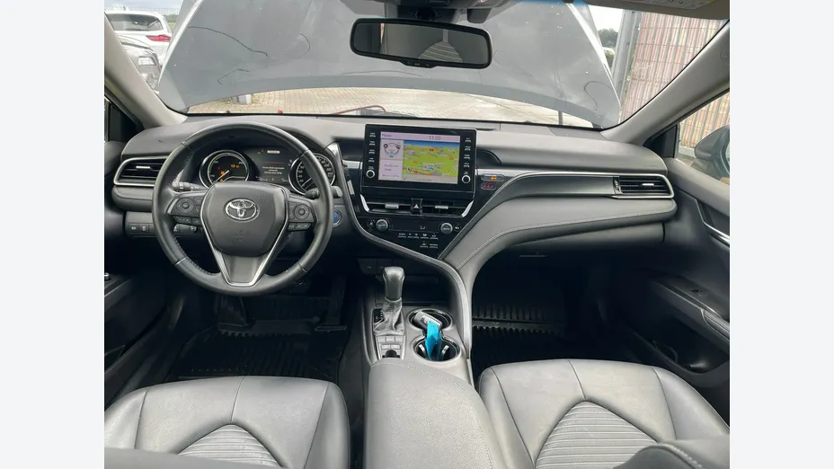 TOYOTA Camry -
