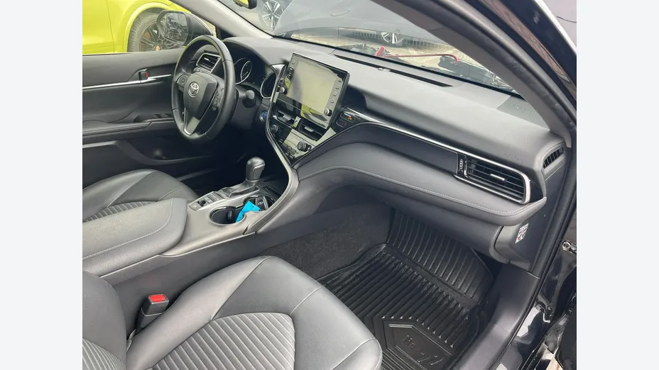 TOYOTA Camry -