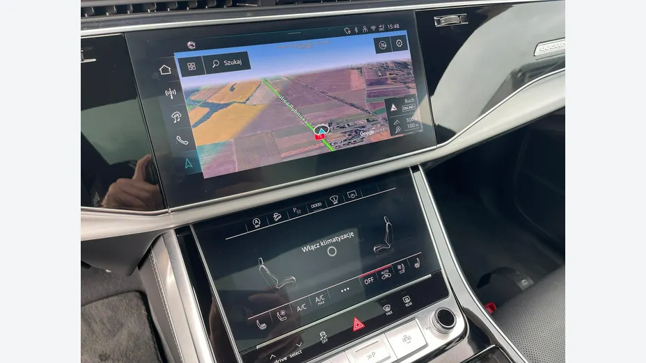 AUDI Q8 -