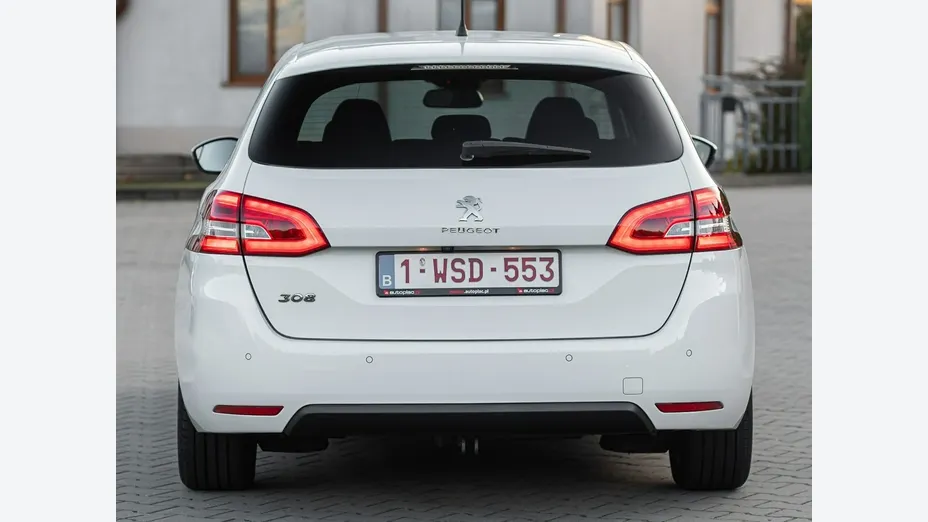 PEUGEOT 308 -