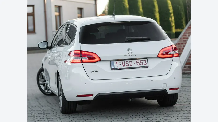PEUGEOT 308 -