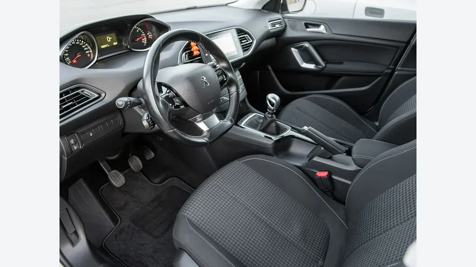 PEUGEOT 308 -