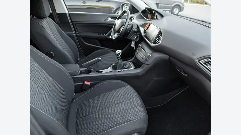 PEUGEOT 308 -