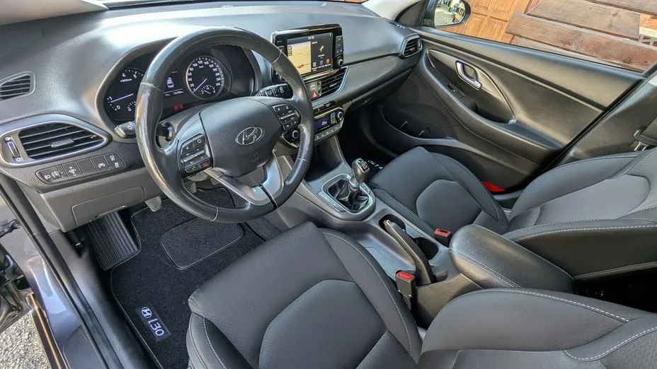 HYUNDAI i30 -