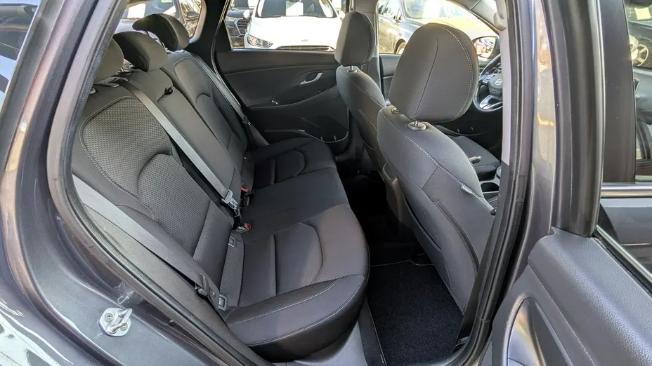HYUNDAI i30 -