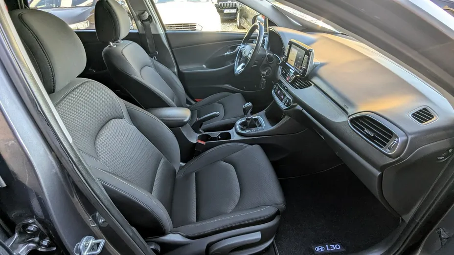 HYUNDAI i30 -