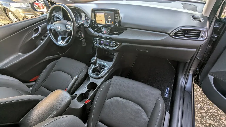 HYUNDAI i30 -