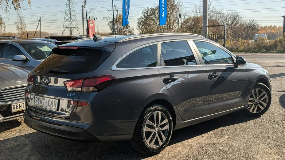 HYUNDAI i30 -