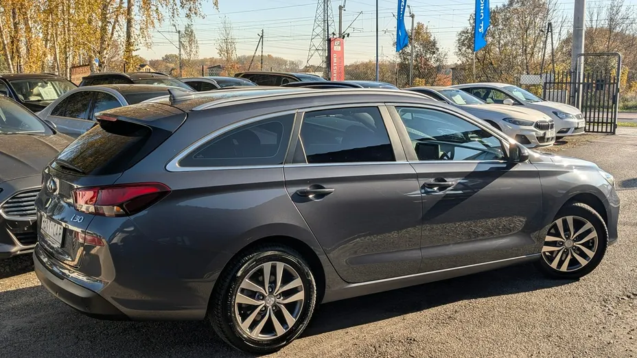 HYUNDAI i30 -