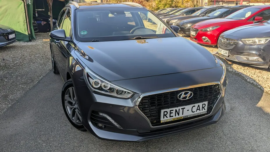 HYUNDAI i30 -