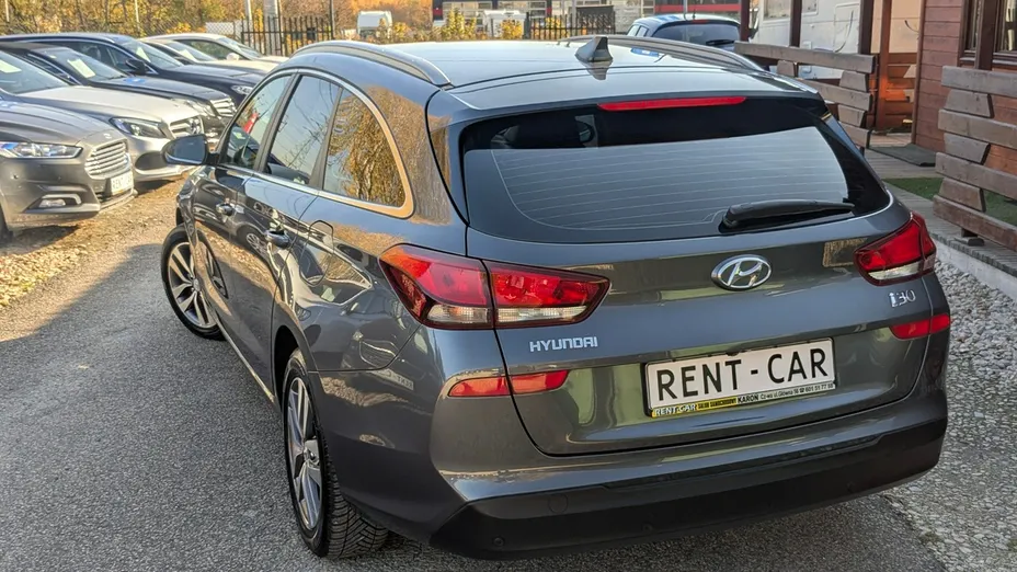 HYUNDAI i30 -