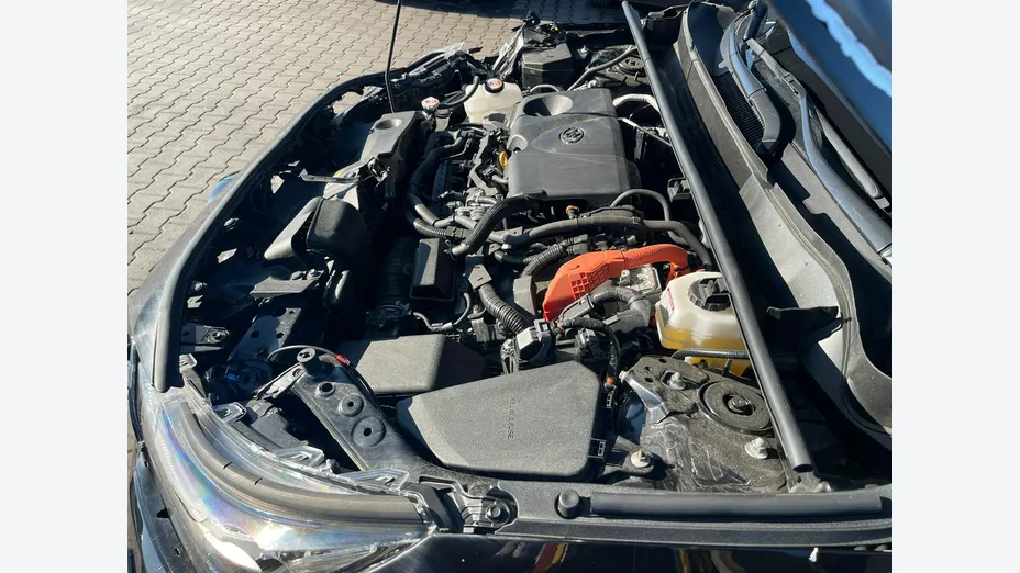 TOYOTA RAV4 -