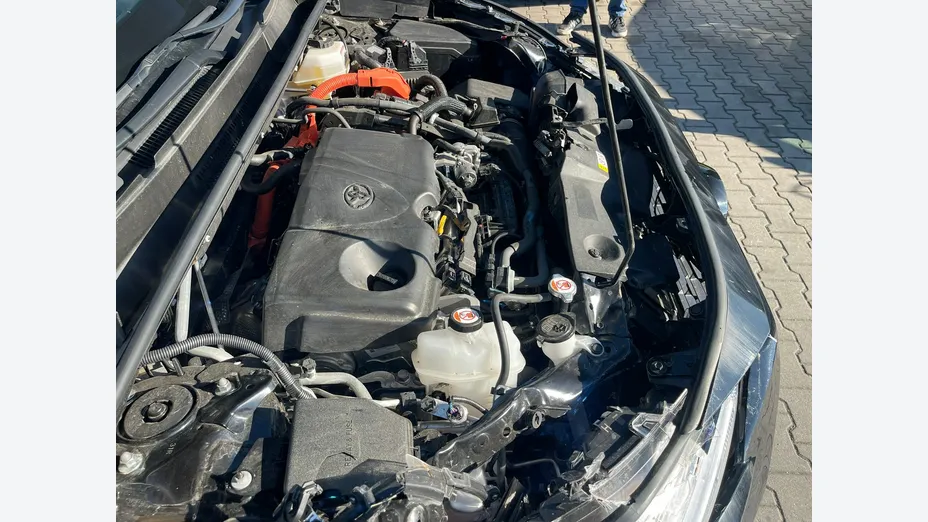TOYOTA RAV4 -