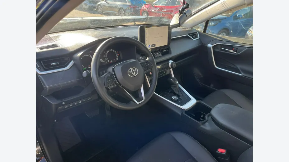 TOYOTA RAV4 -
