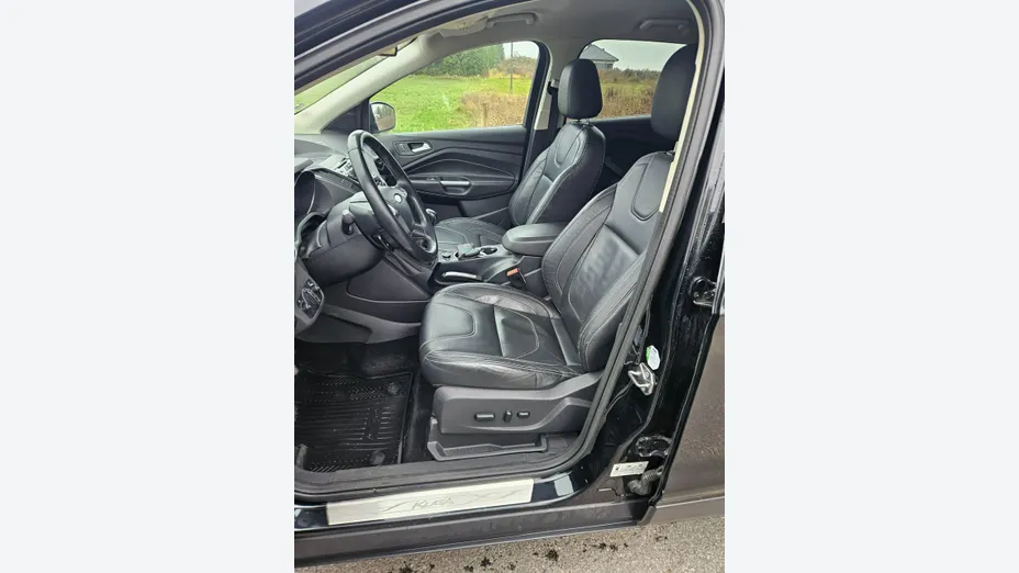 FORD Kuga -