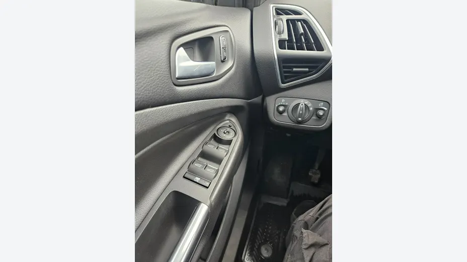 FORD Kuga -