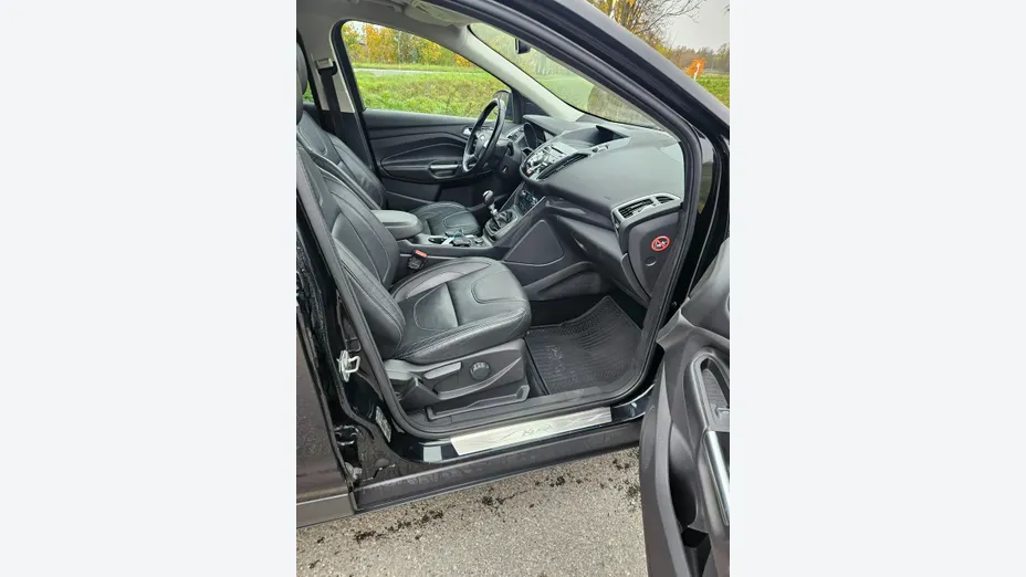 FORD Kuga -