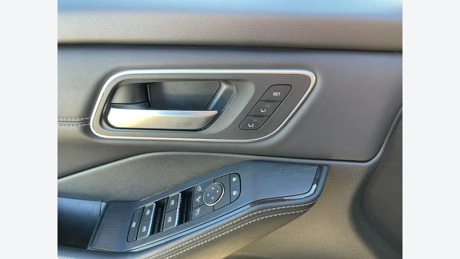 NISSAN X-Trail -