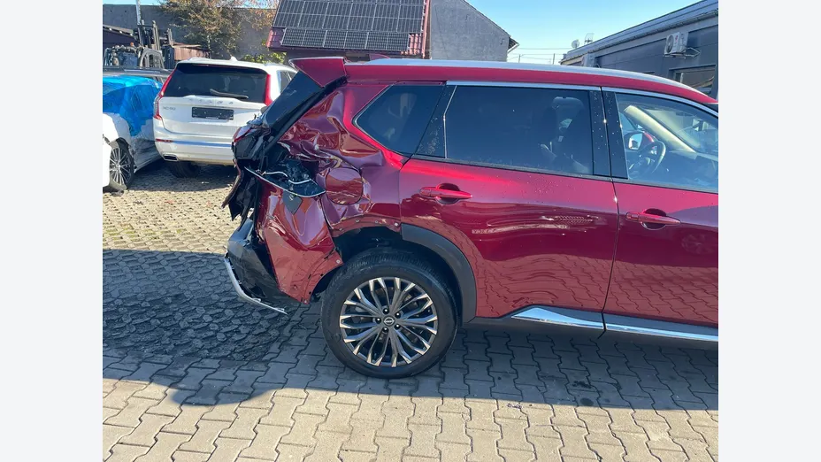 NISSAN X-Trail -