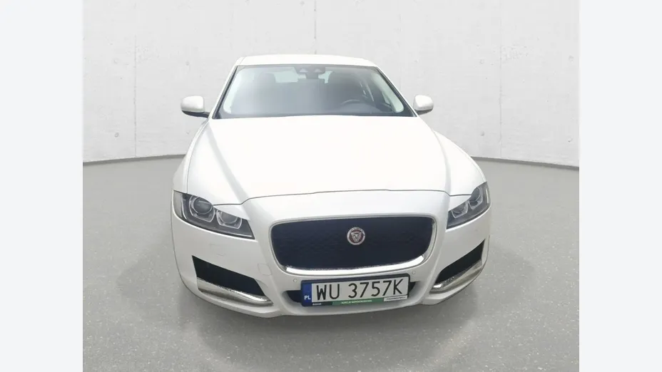 JAGUAR XF -