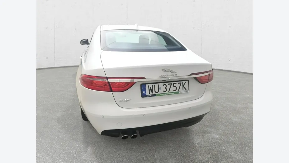 JAGUAR XF -