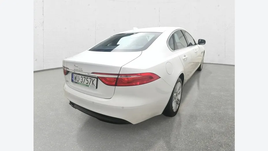 JAGUAR XF -