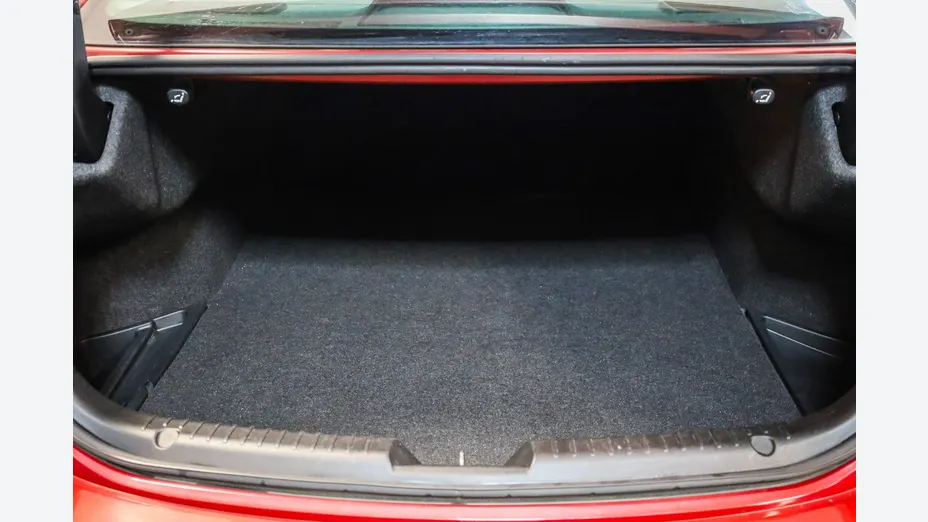 MAZDA 6 -