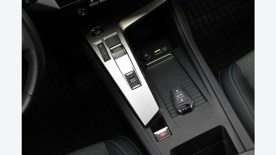 PEUGEOT 308 -