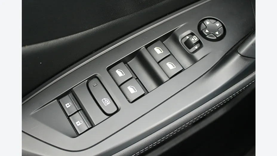 PEUGEOT 308 -