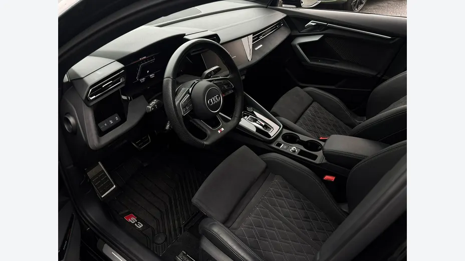 AUDI S3 -