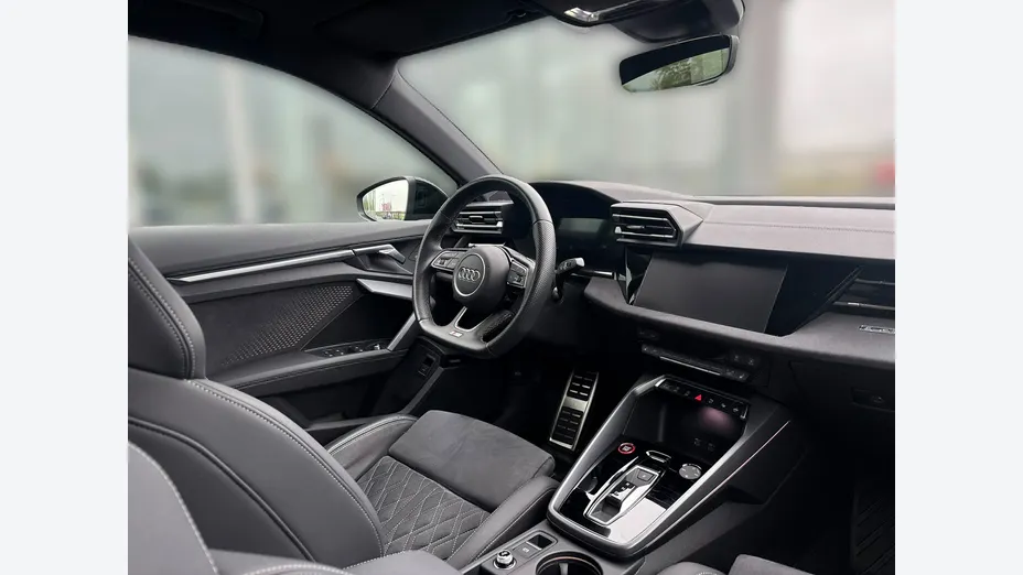 AUDI S3 -