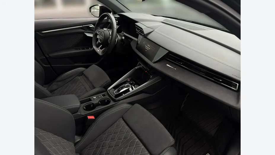 AUDI S3 -